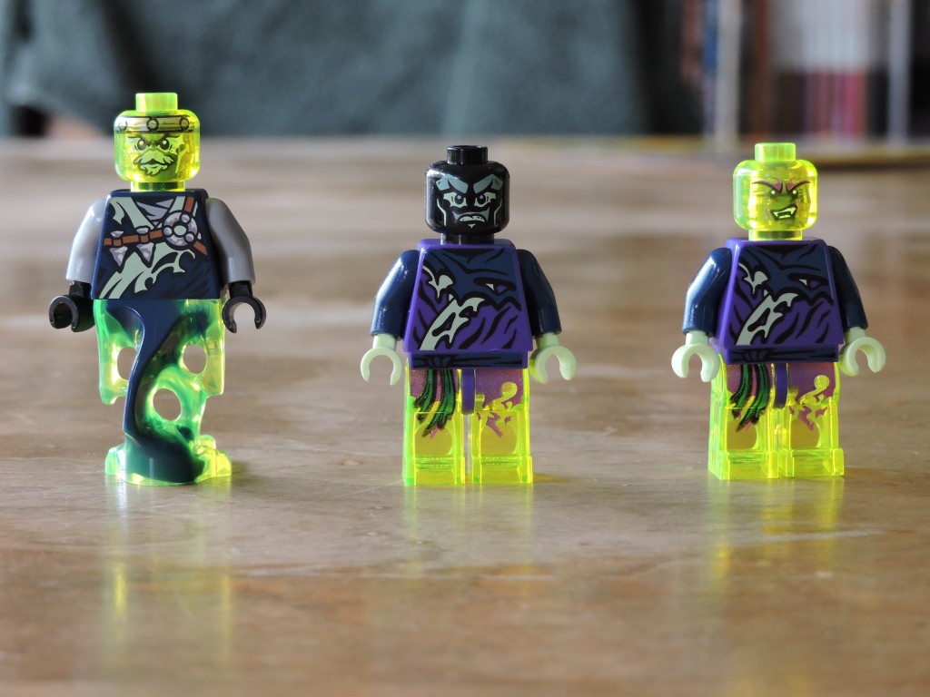 70734_minifigs_1_alt_front