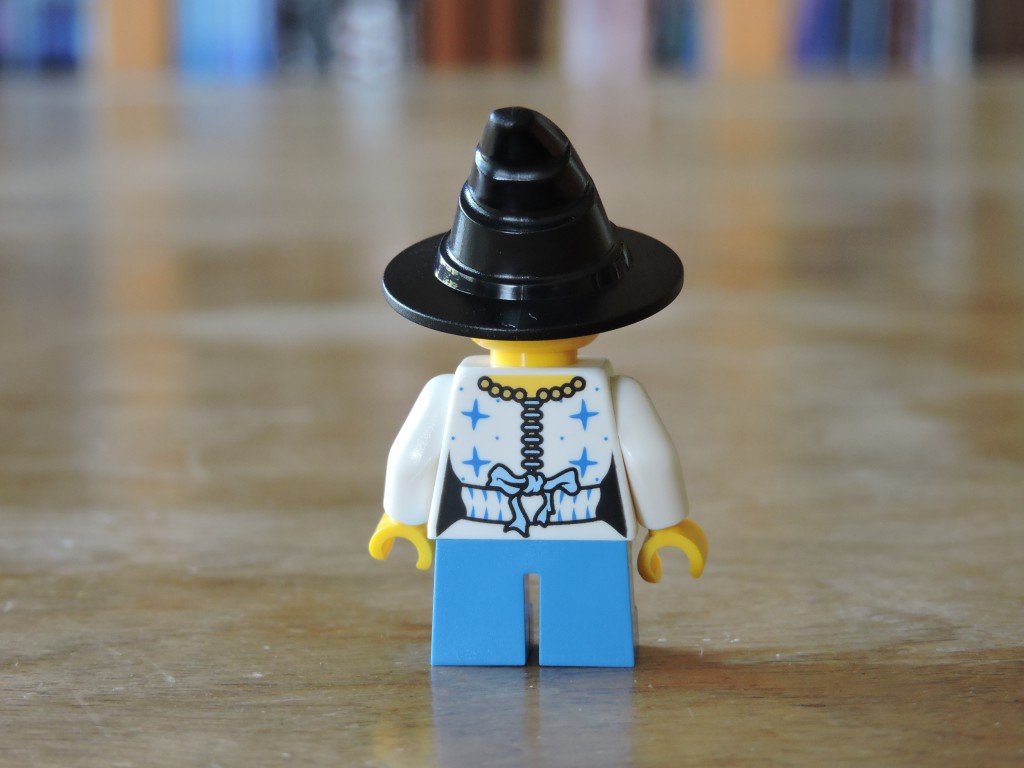 40122_minifig_back