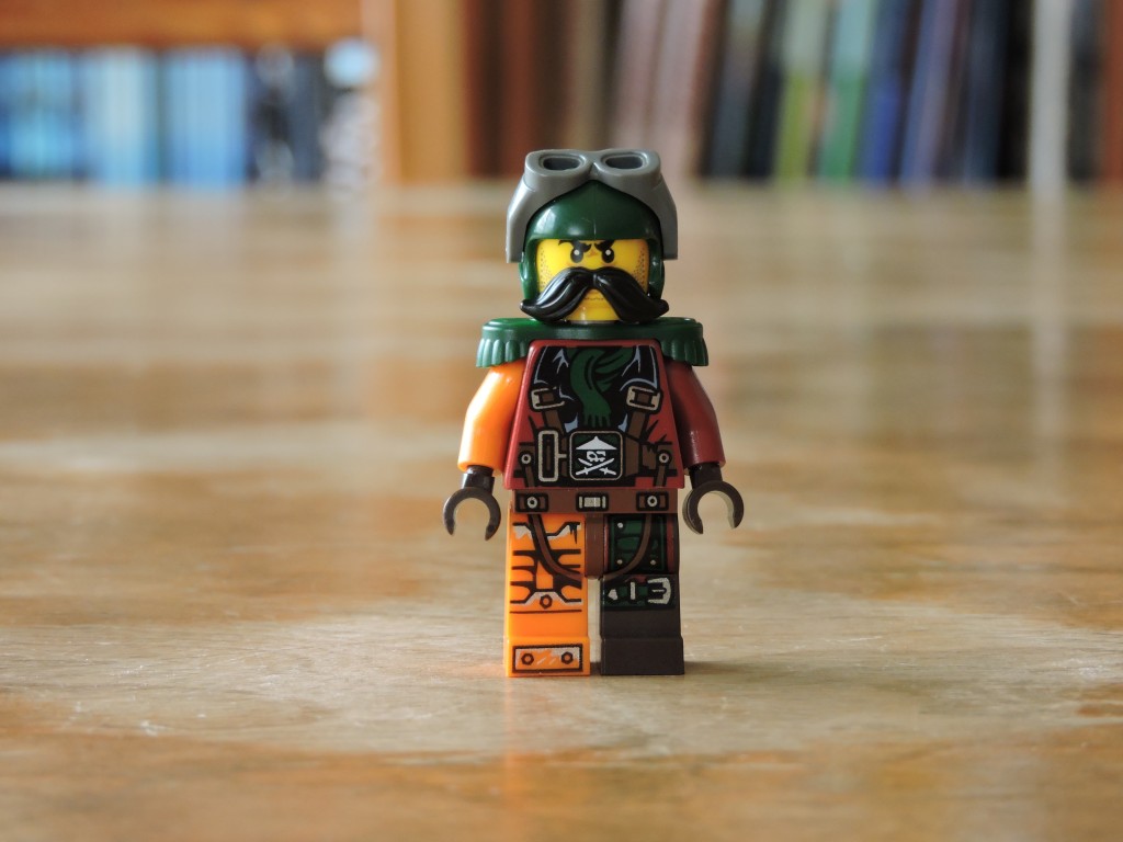 70605_bag_2_minifig