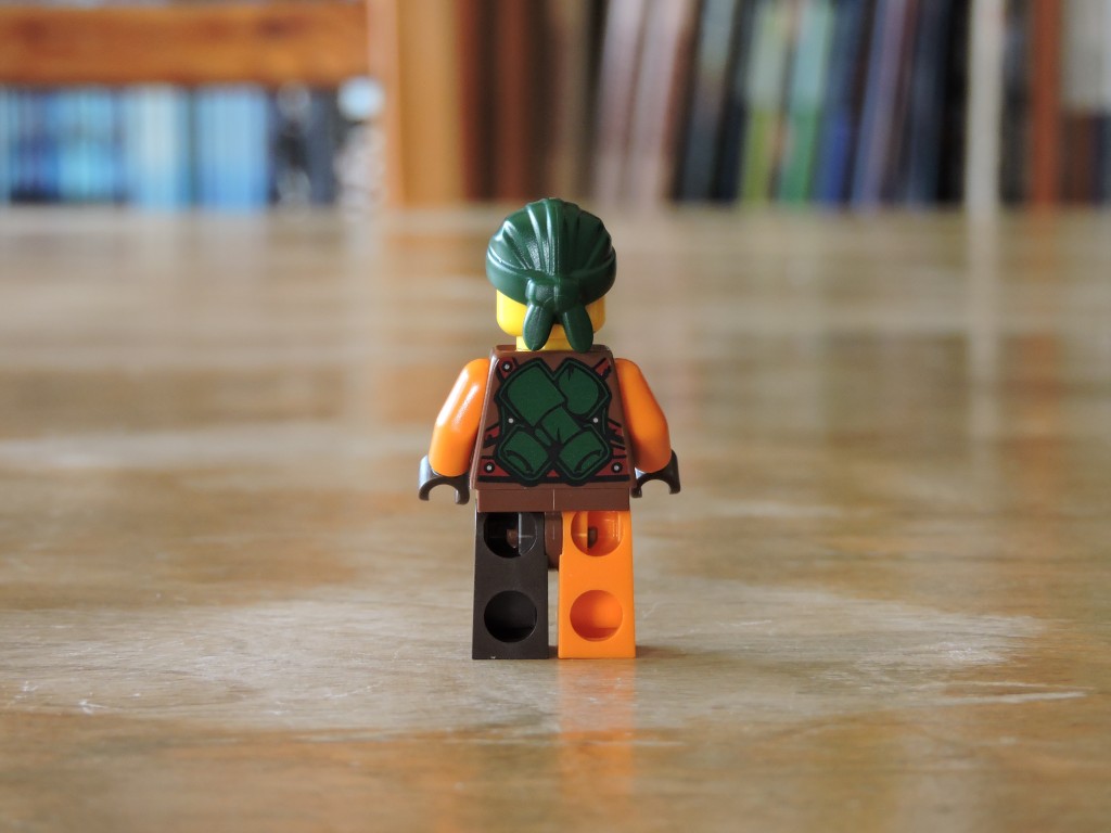 70605_bag_3_minifig_back