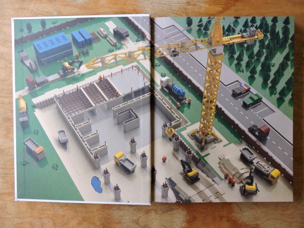 Tiny_LEGO_Wonders_endpaper